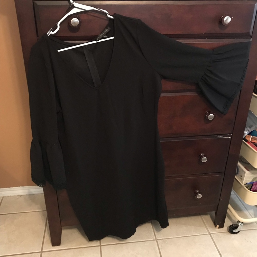 Plus Black bell sleeve dress
